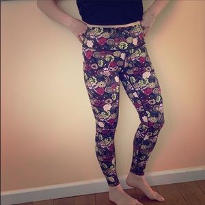 SOLD ✅ Lululemon Flower Leggings